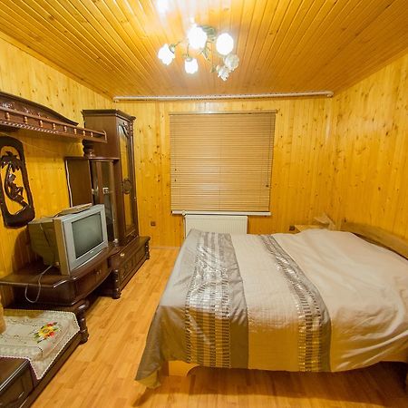 Guest House Suzirya Karpat Yaremche Exterior foto
