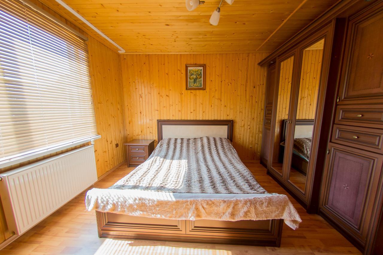 Guest House Suzirya Karpat Yaremche Exterior foto